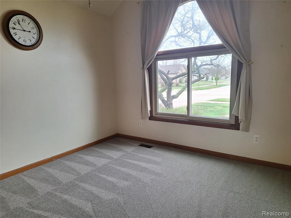 19167 Sandpiper Drive, Macomb, MI 48044 — Photo 30