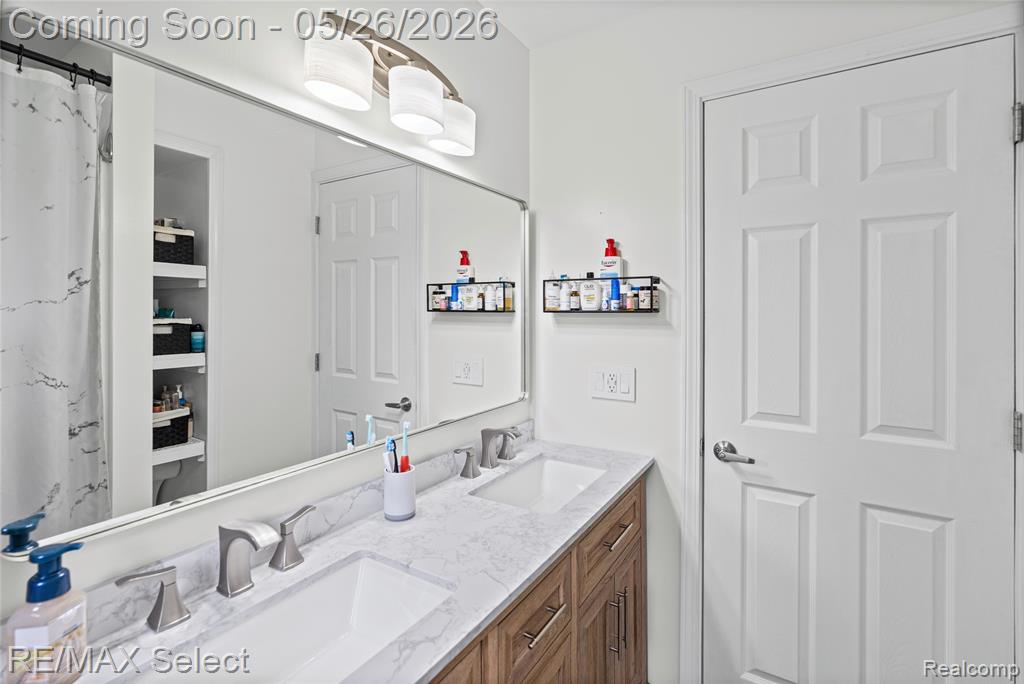4353 Dixon Drive, Swartz Creek, MI 48473 — Photo 21