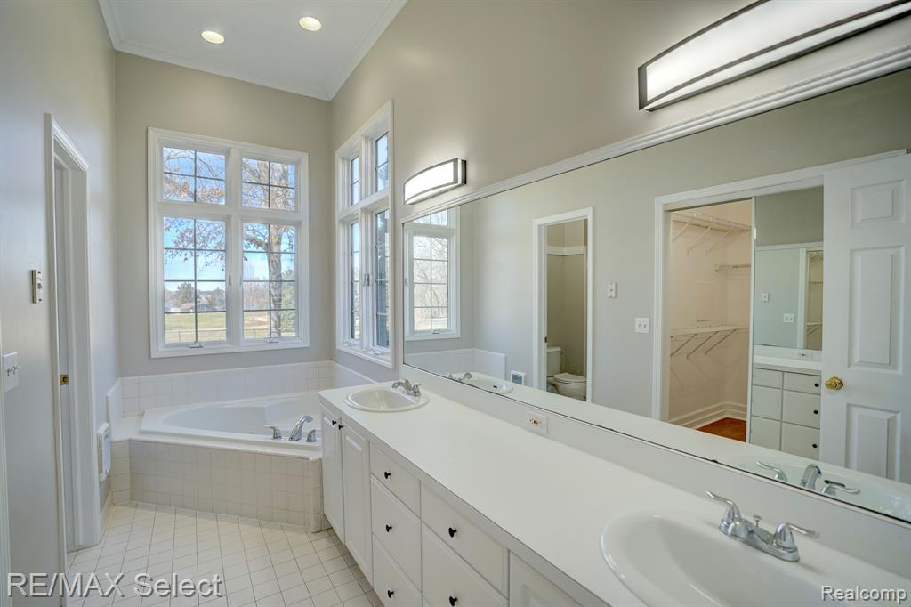 4014 PINE RIDGE, Fenton, MI 48430 — Photo 32