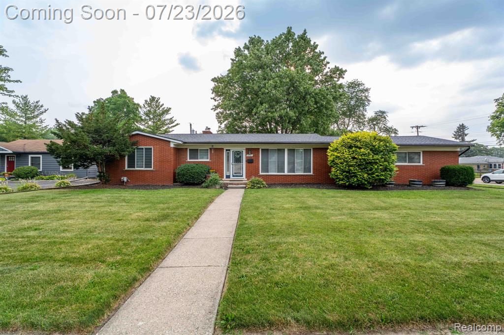 27381 Gail Drive, Warren, MI 48093