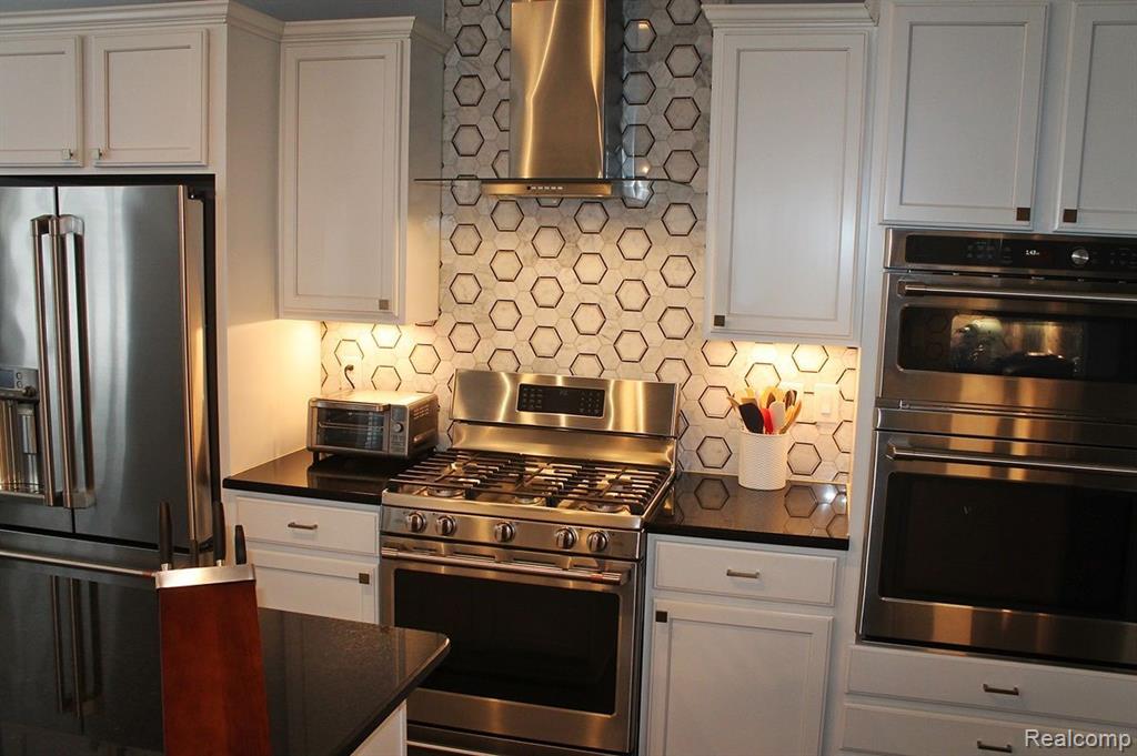 483 PROSPECT HILL Street, Canton, MI 48188 — Photo 17