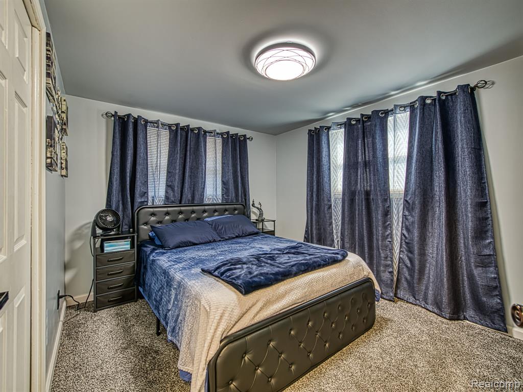 9514 Cass Avenue, Taylor, MI 48180 — Photo 11