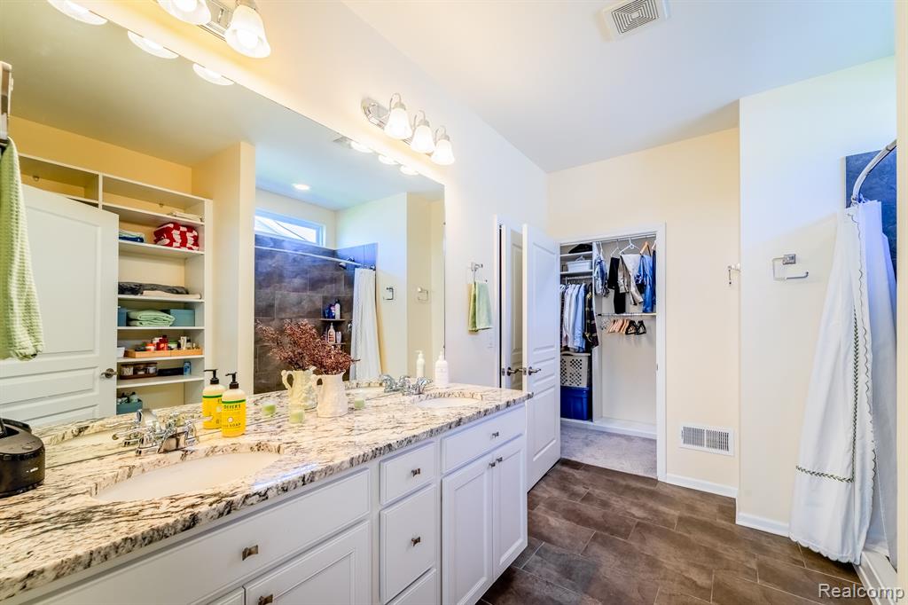 24279 Walloon Way, Flat Rock, MI 48134 — Photo 23