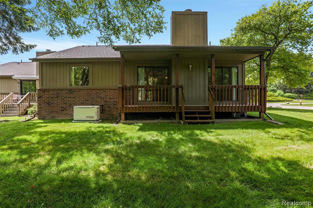 9735 Hawthorne Glen Drive, Grosse Ile, MI 48138 — Photo 24