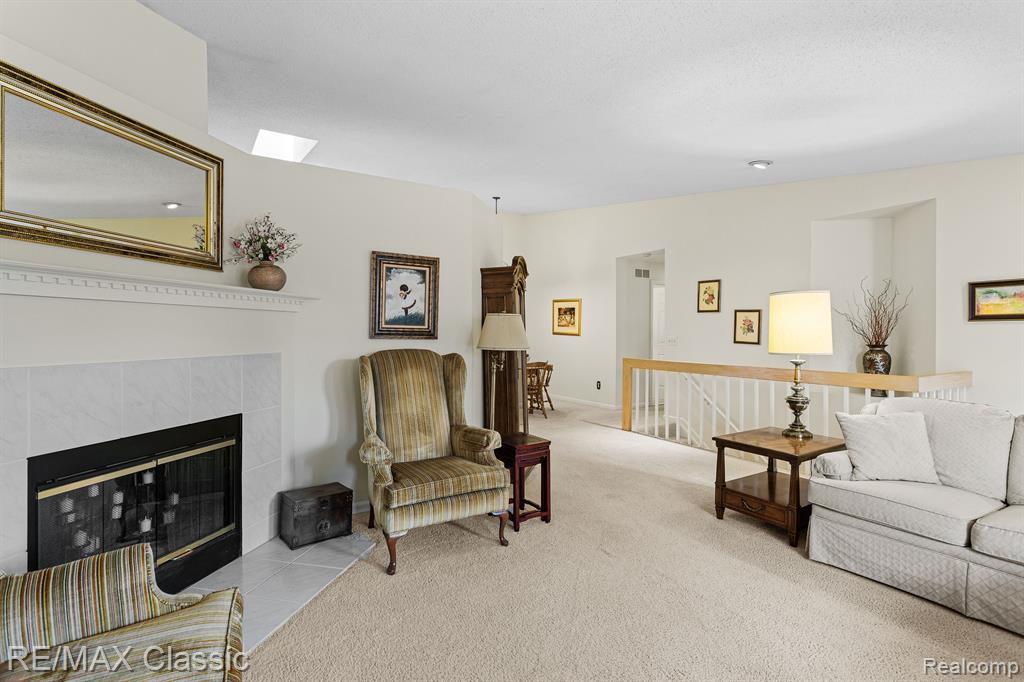 38360 Chessington, Farmington Hills, MI 48331 — Photo 6