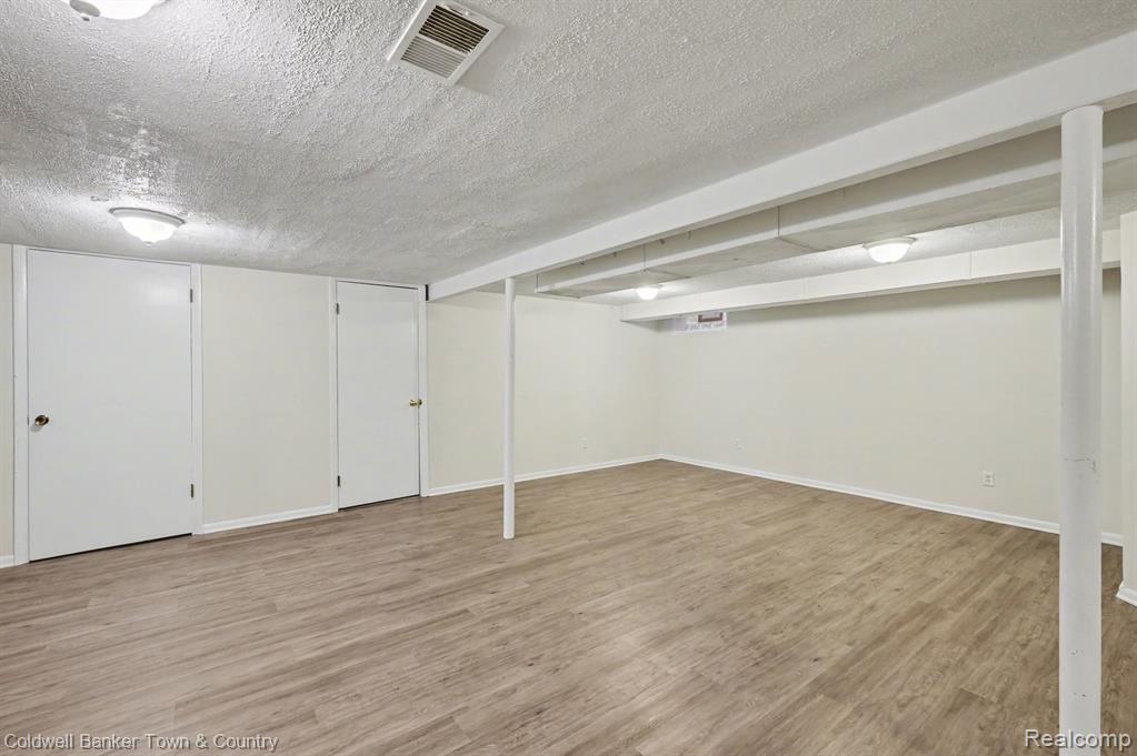 17360 Redwood Avenue, Southfield, MI 48076 — Photo 21