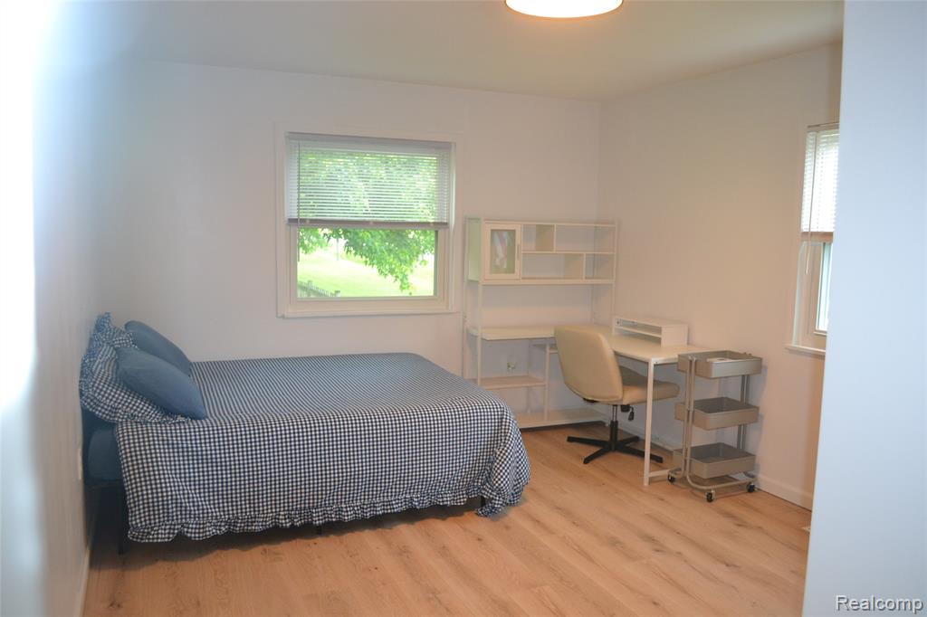 5244 Oleksyn Road, Flint, MI 48504 — Photo 10