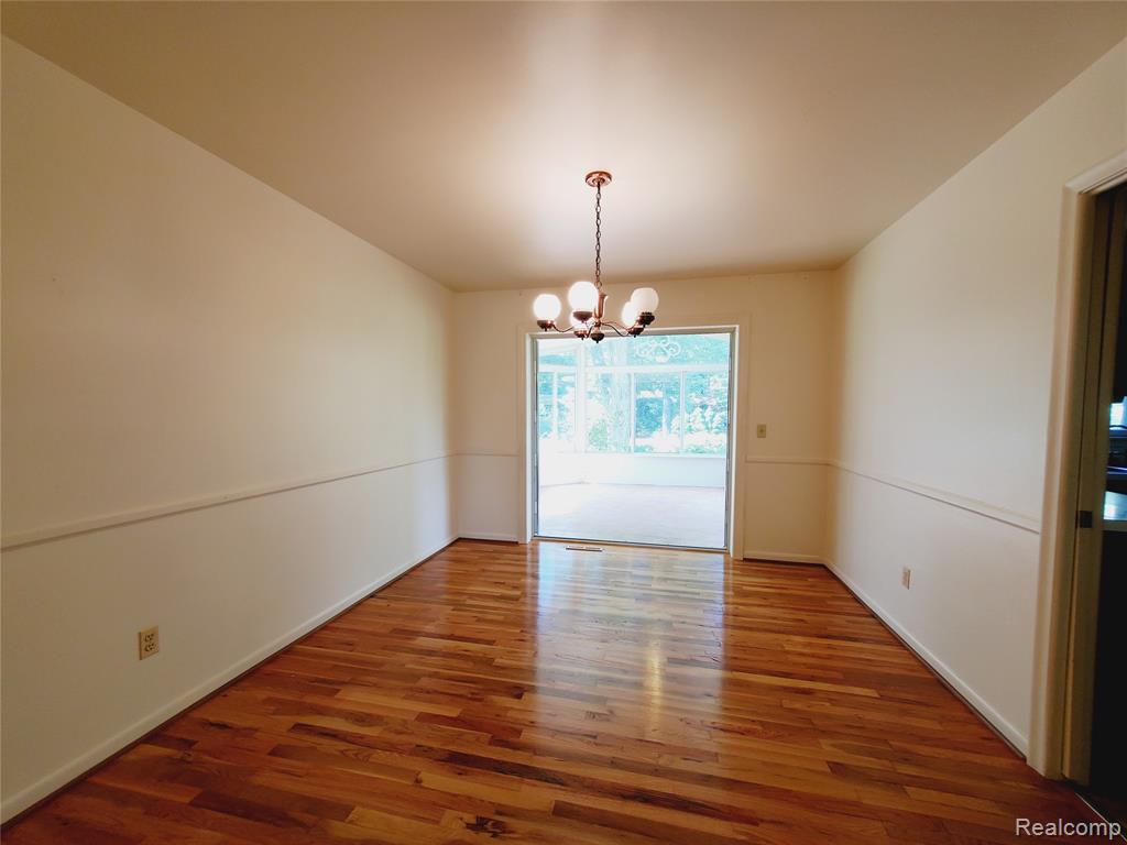 8276 Appleway Drive, Grand Blanc, MI 48439 — Photo 10