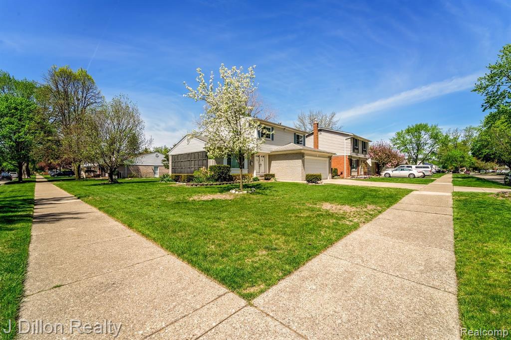 9121 TAVISTOCK Drive, Plymouth, MI 48170 — Photo 4
