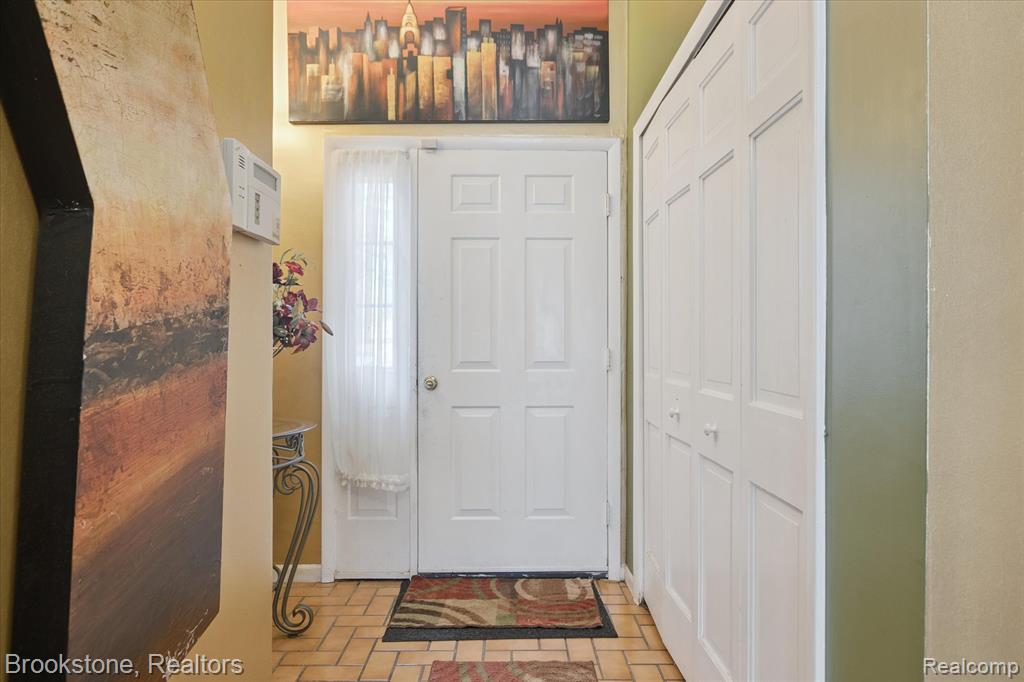 4665 W Maple Road, Bloomfield Hills, MI 48301 — Photo 5