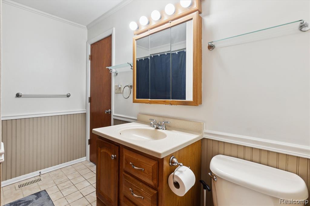 6279 Woodsdale Drive, Grand Blanc, MI 48439 — Photo 27