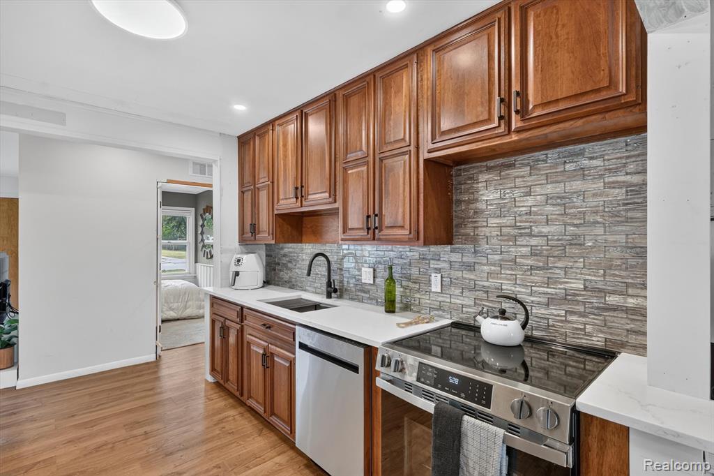 32326 Florence Street, Garden City, MI — Photo 16