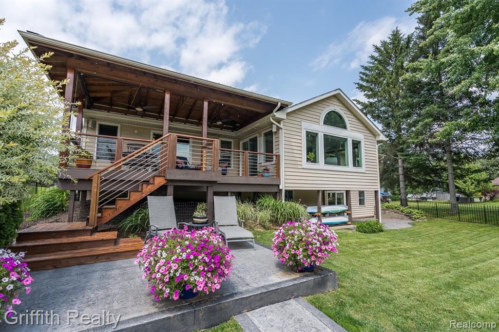 1158 Camelot Drive, Pinckney, MI 48169 — Photo 17