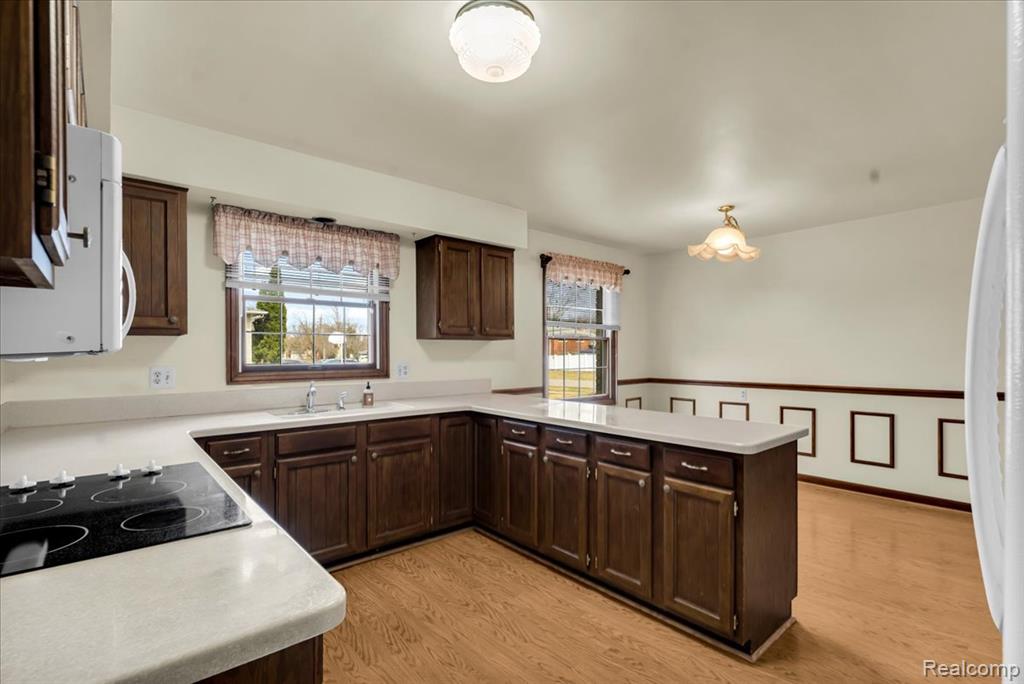 19010 Lacrosse Avenue, Lathrup Village, MI 48076 — Photo 12