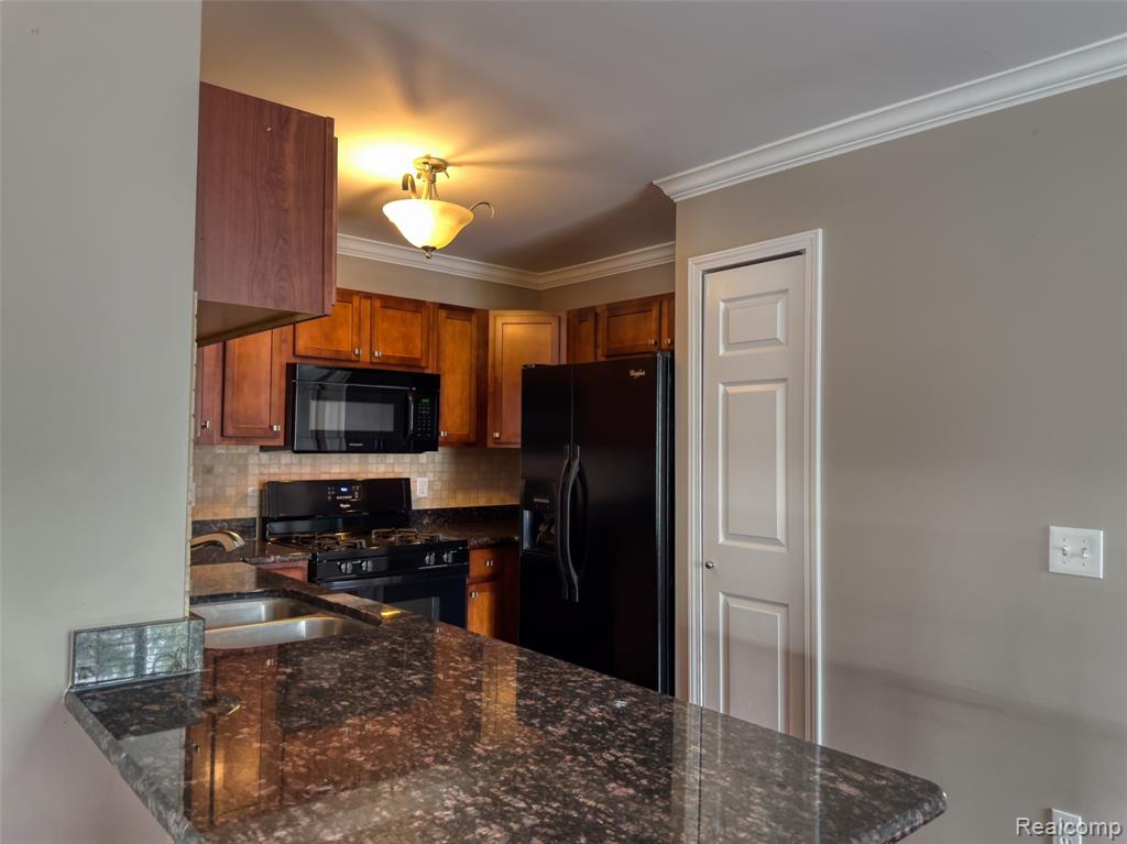 53274 Providence Drive W, Utica, MI 48316 — Photo 3