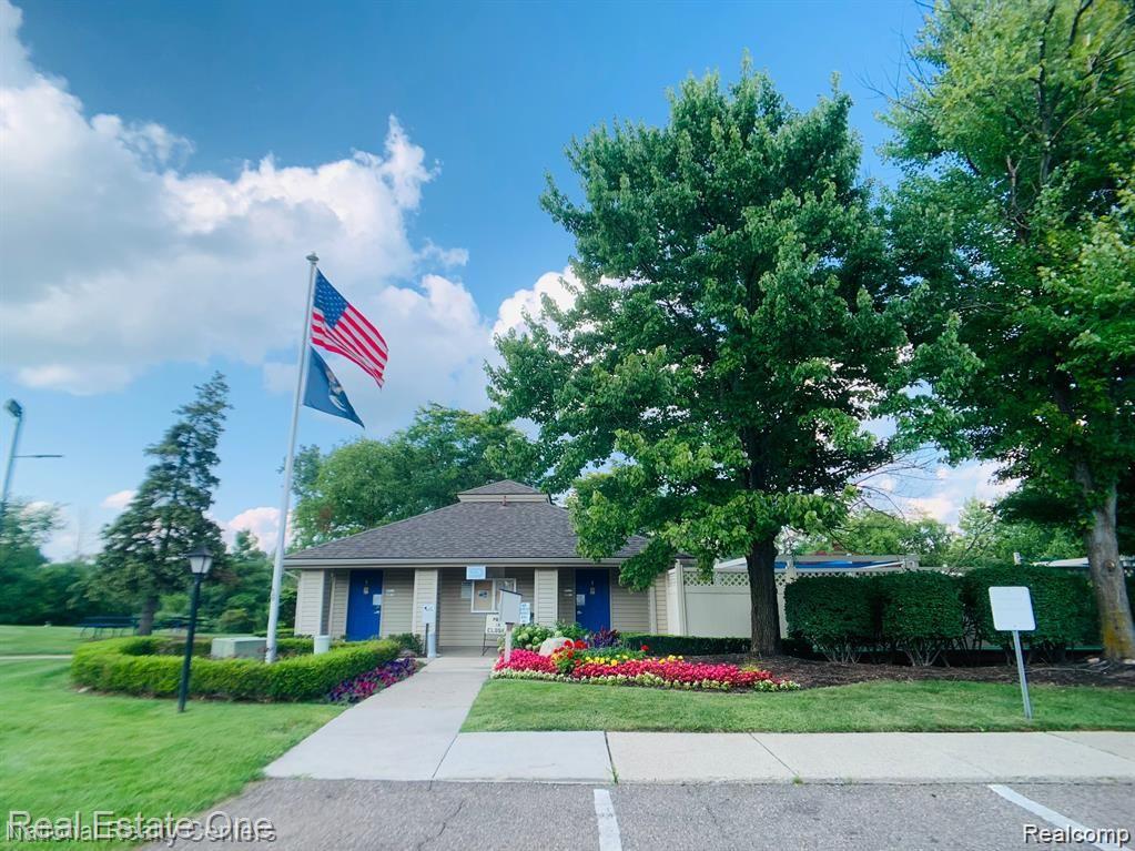 38826 Country Circle, Farmington Hills, MI 48331 — Photo 27