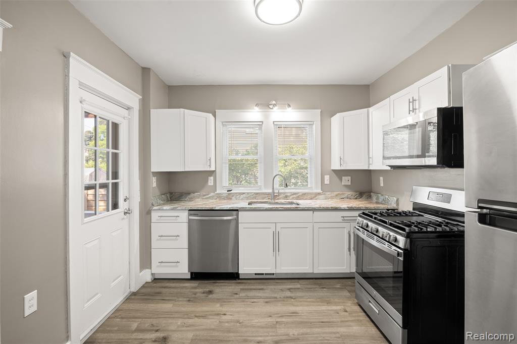 556 E Troy Street, Ferndale, MI 48220 — Photo 8