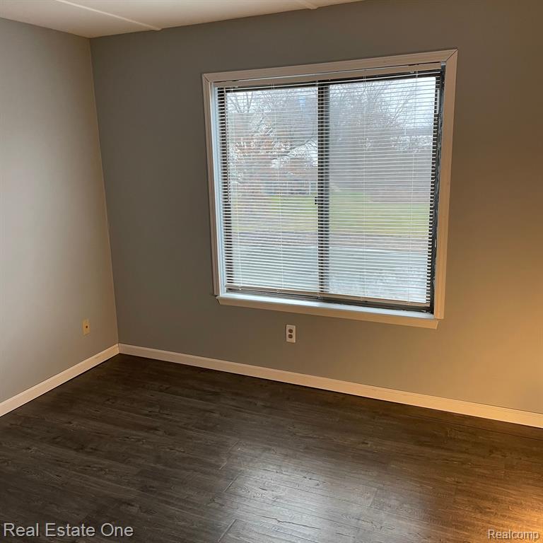 7220 BLUEWATER Drive, Clarkston, MI 48348 — Photo 16