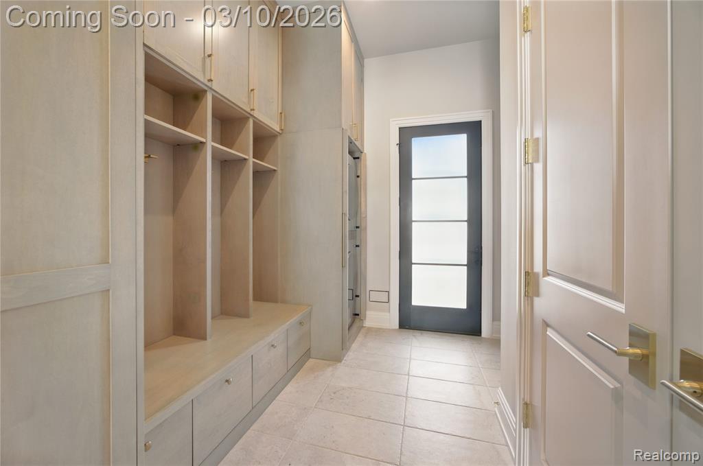 3281 Chickering Lane, Bloomfield Hills, MI 48302 — Photo 20