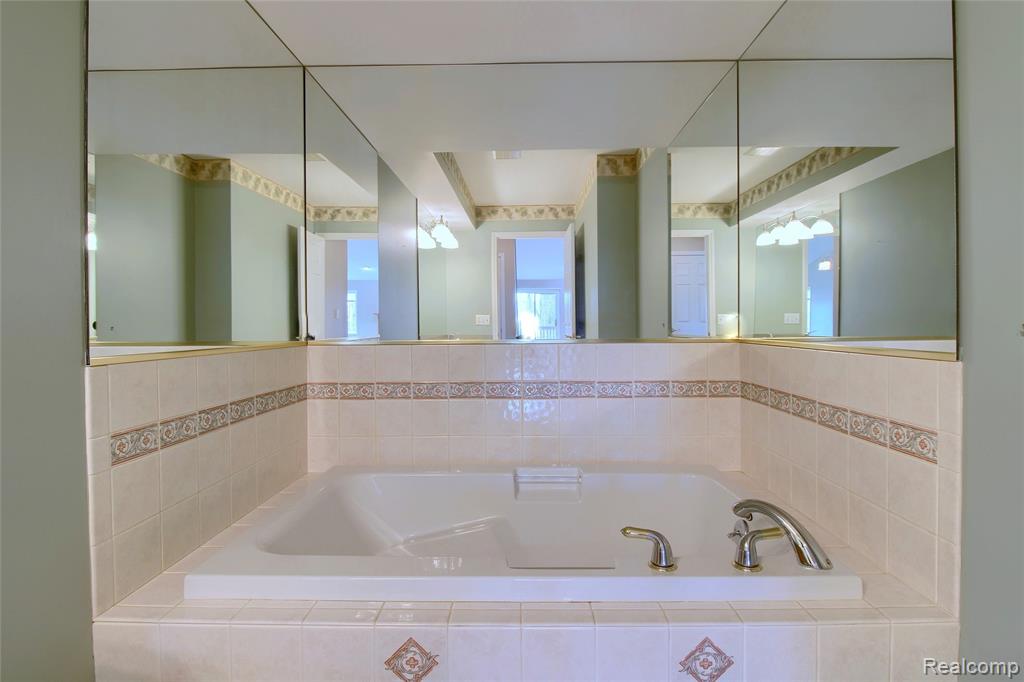 505 Willow Drive, 26, South Lyon, MI 48178 — Photo 15