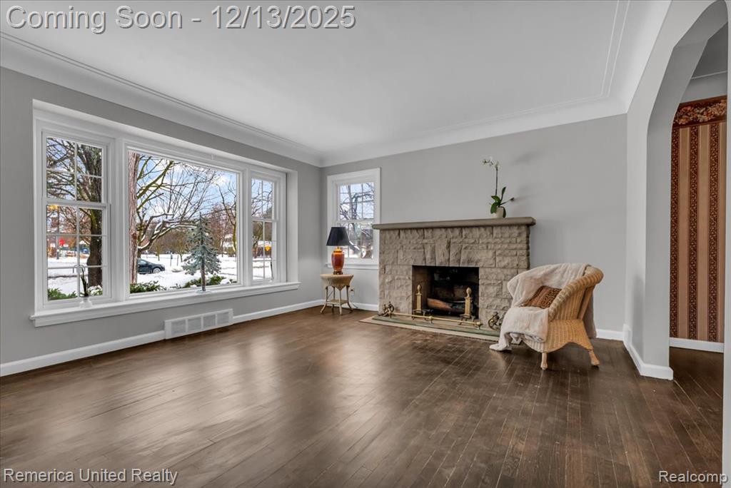 27510 California Drive SE, Lathrup Village, MI 48076 — Photo 2