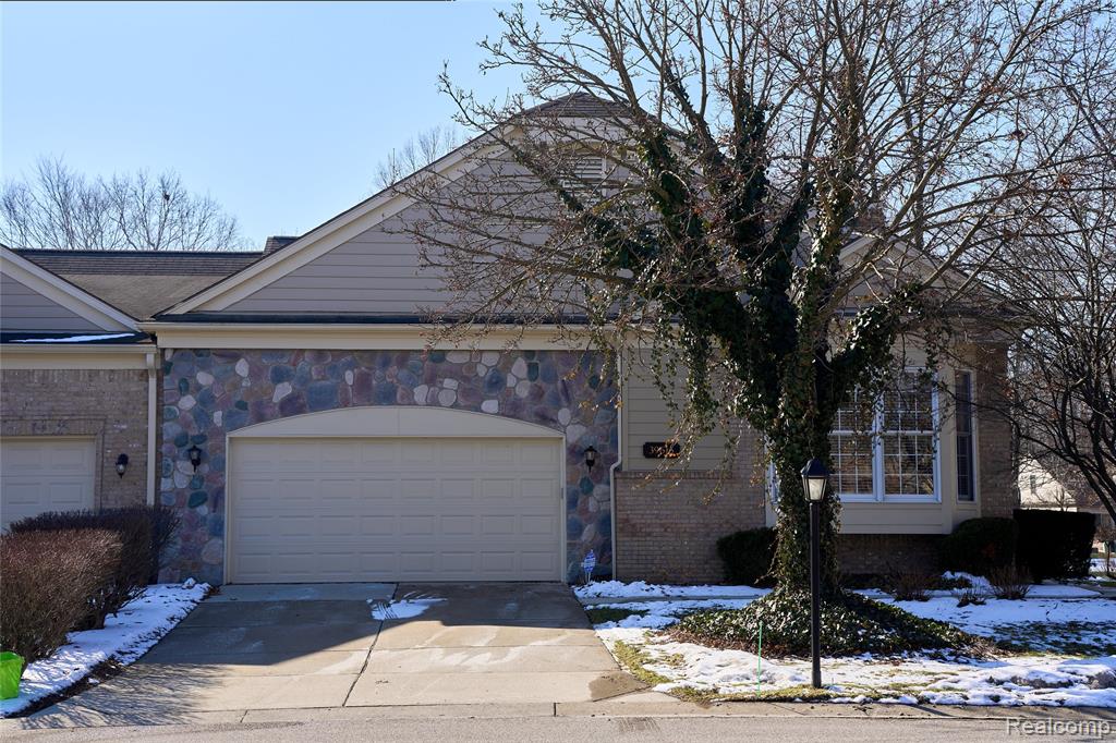 39615 Muirfield Lane, Northville, MI 48168 — front exterior
