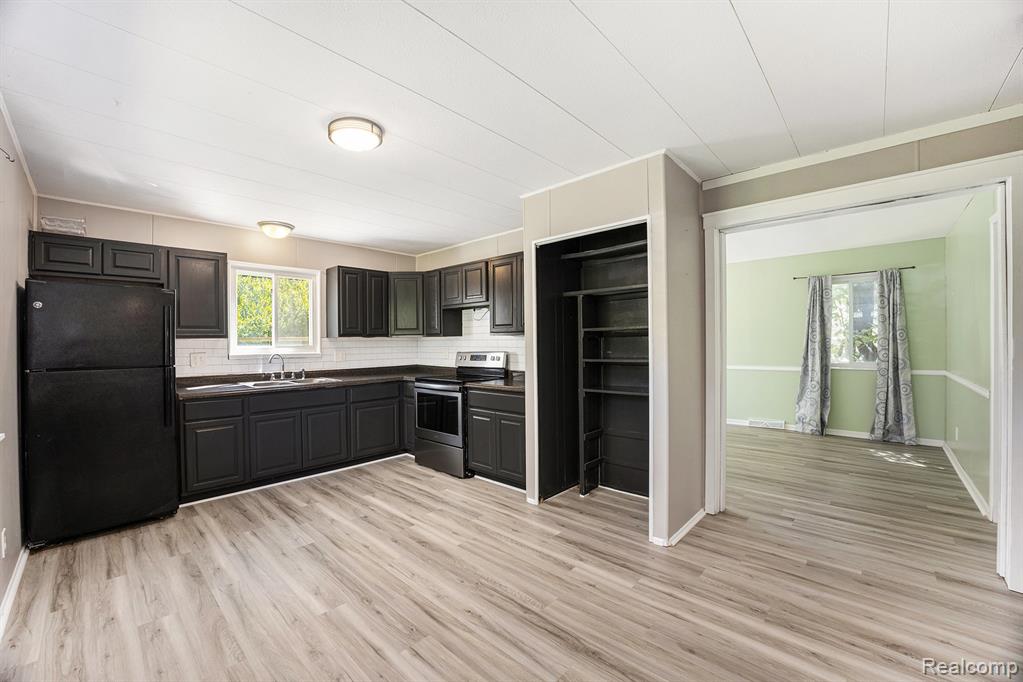 5355 Lake Grove Drive, White Lake, MI 48383 — Photo 14