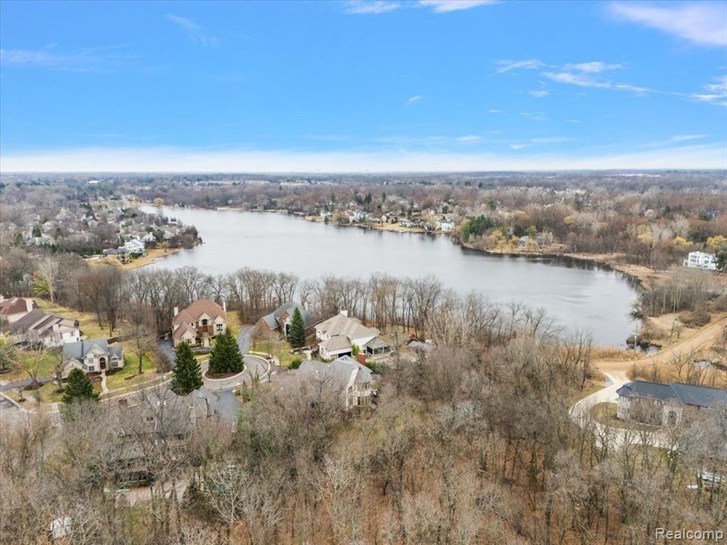 6988 LAKEMONT Circle, West Bloomfield, MI 48323 — Photo 73