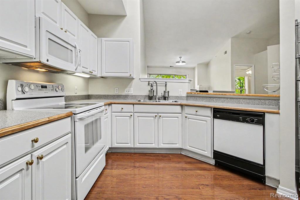41535 Copper Creek Drive, Canton, MI 48187 — Photo 13