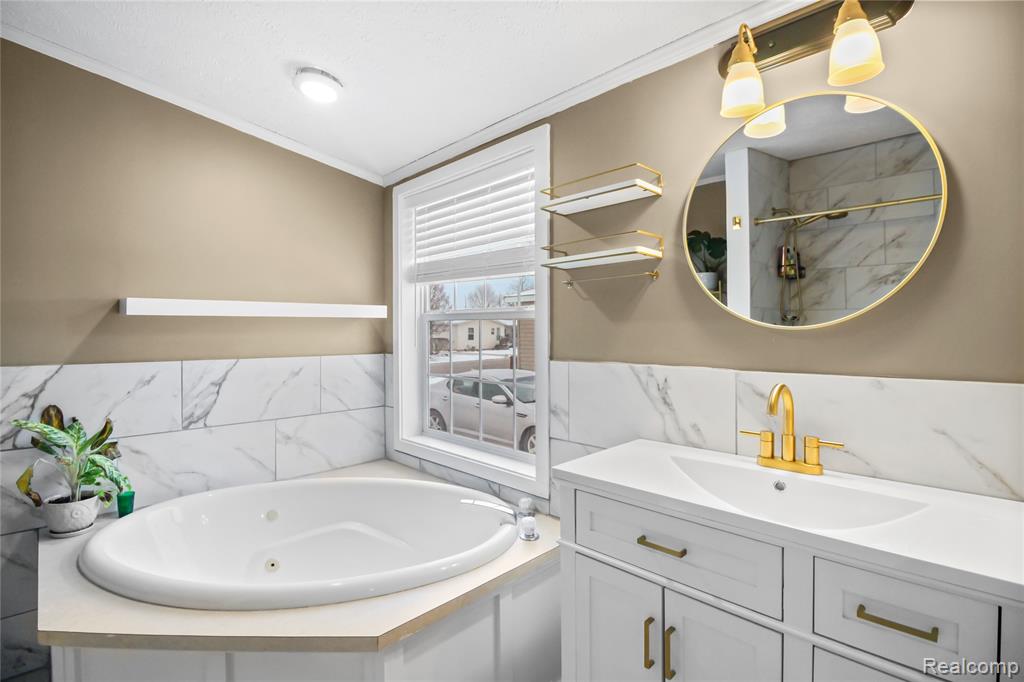 29224 Hidden River, Gibraltar, MI — Photo 14