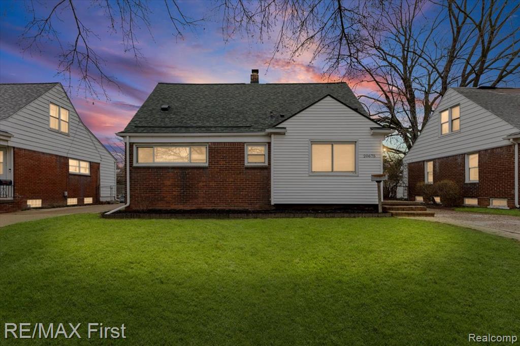 20675 Van Antwerp Street, Harper Woods, MI 48225 — Photo 24