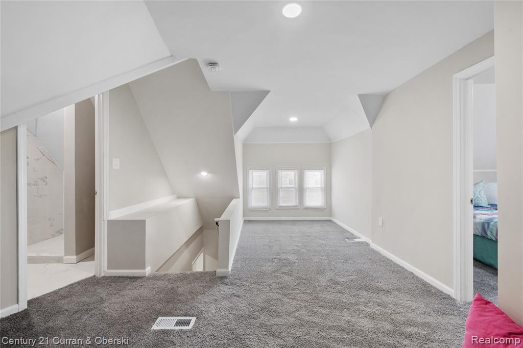 65 Melbourne Street, Detroit, MI 48202 — Photo 35