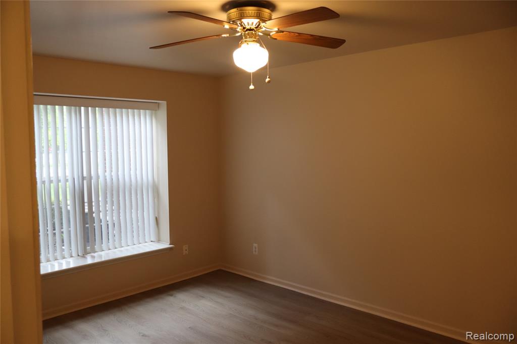 4580 BERKSHIRE Drive, Sterling Heights, MI 48314 — Photo 26