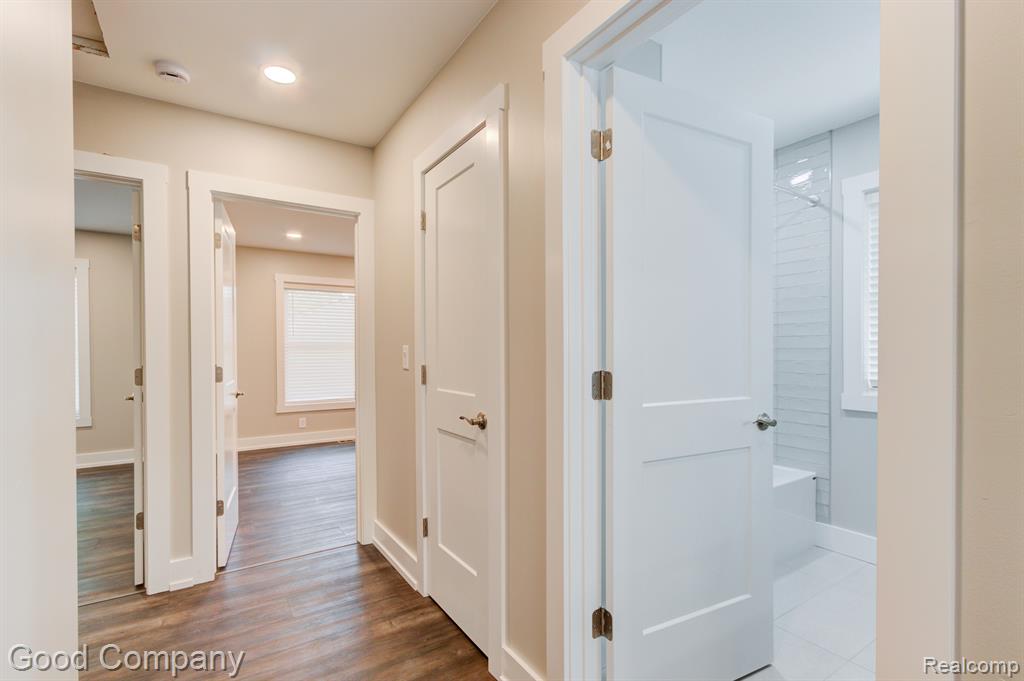 530 W HAZELHURST Street, Ferndale, MI 48220 — Photo 22
