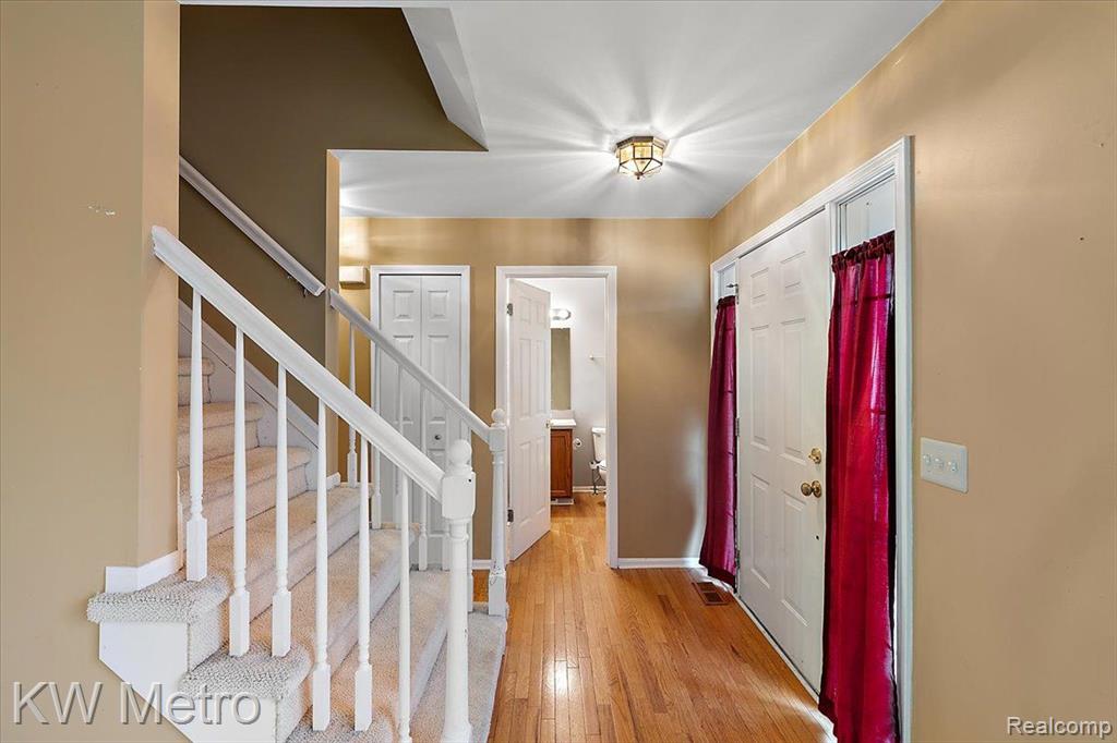 3767 PARKLAWN Drive, Canton, MI 48188 — Photo 15