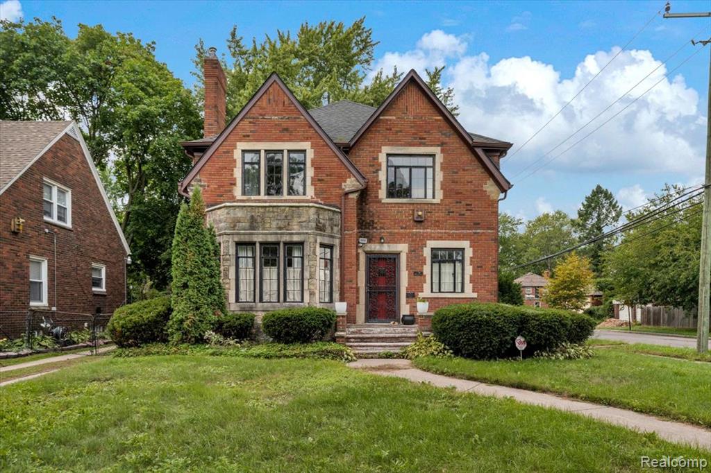 295 Piper Boulevard, Detroit, MI 48215