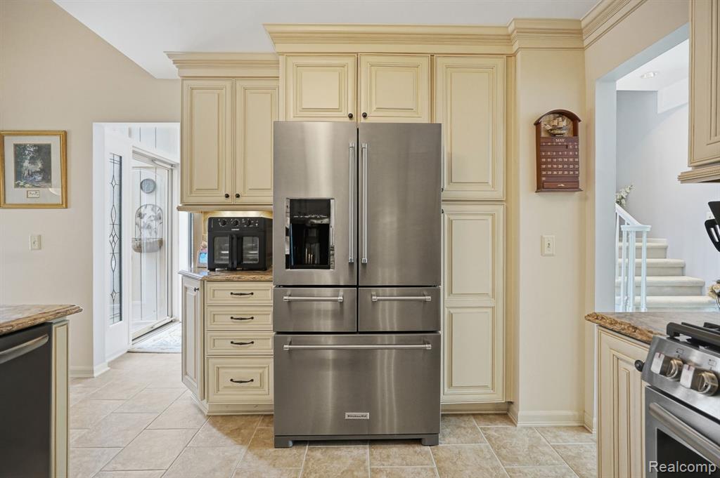 42626 Christina Drive, Sterling Heights, MI 48313 — Photo 16