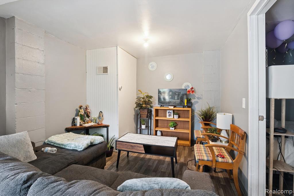 2333/2335 Ferris Street, Detroit, MI 48209 — Photo 5