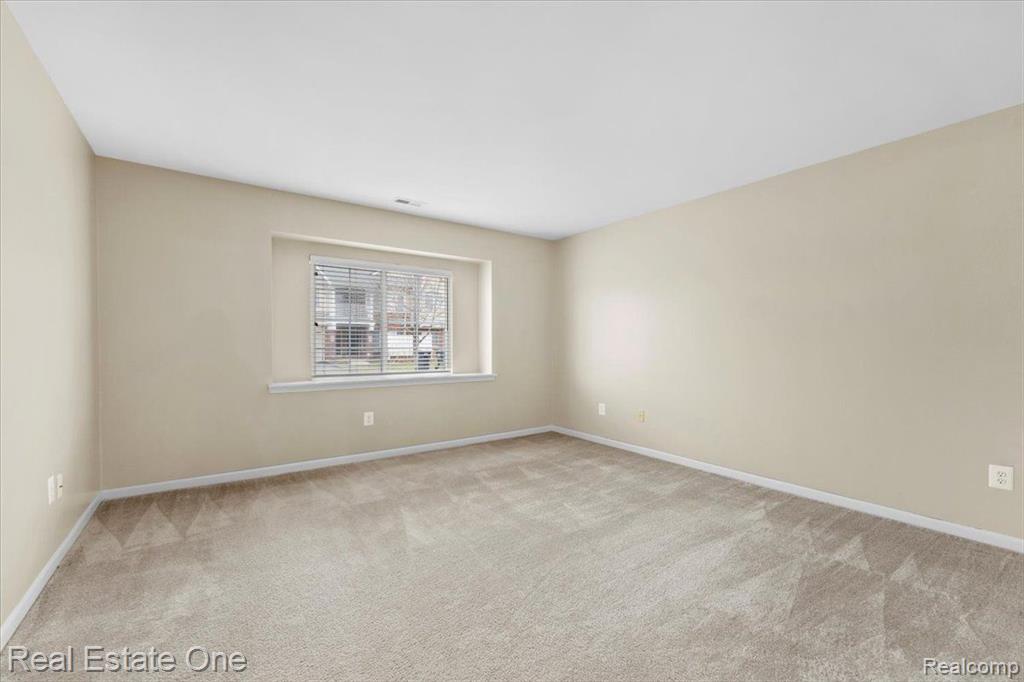 3261 WHITAKER Drive, 146, Melvindale, MI — Photo 13