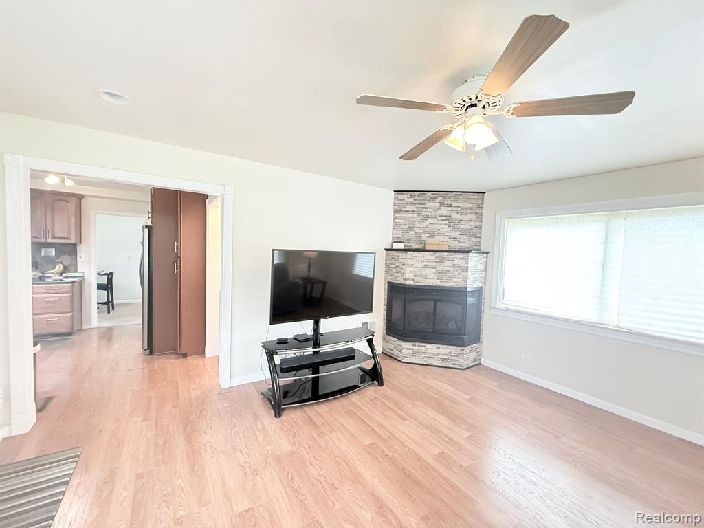 9222 FOX Avenue, Allen Park, MI 48101 — Photo 7