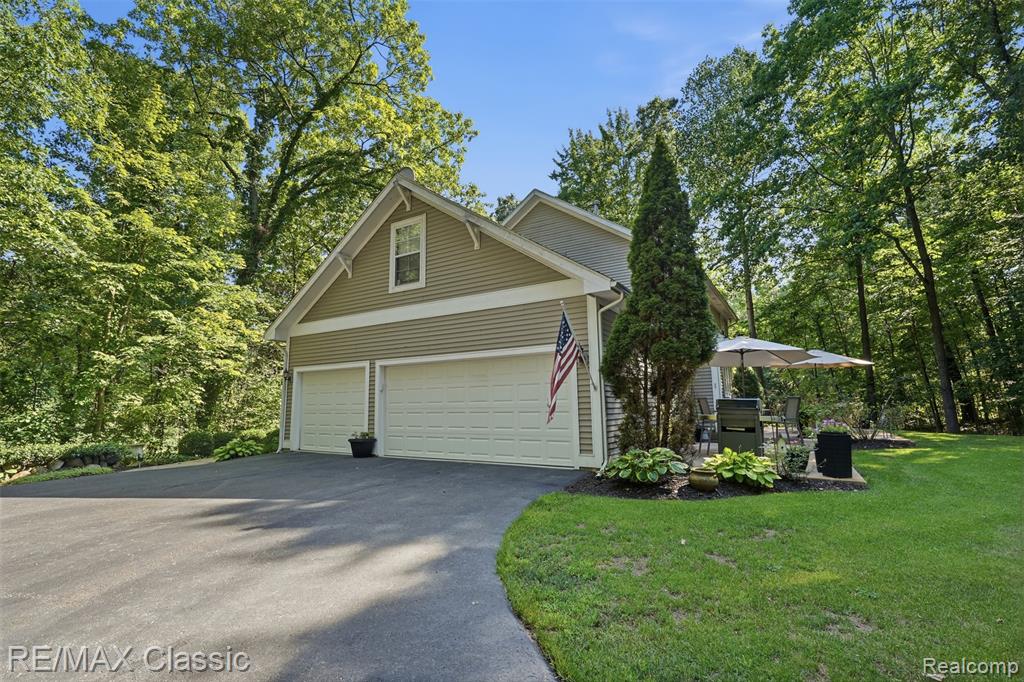 6303 Ridge Hollow Lane, Davisburg, MI 48350 — Photo 5