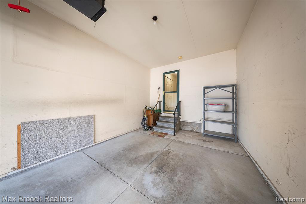 718 Claire Pointe Drive, 17, Saint Clair Shores, MI 48081 — Photo 21