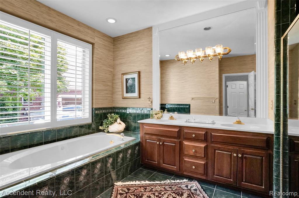 54127 Salem Drive, Shelby Twp, MI 48316 — Photo 22