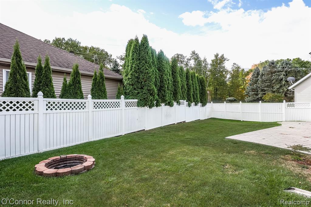 955 Covington, Marysville, MI 48040 — Photo 35