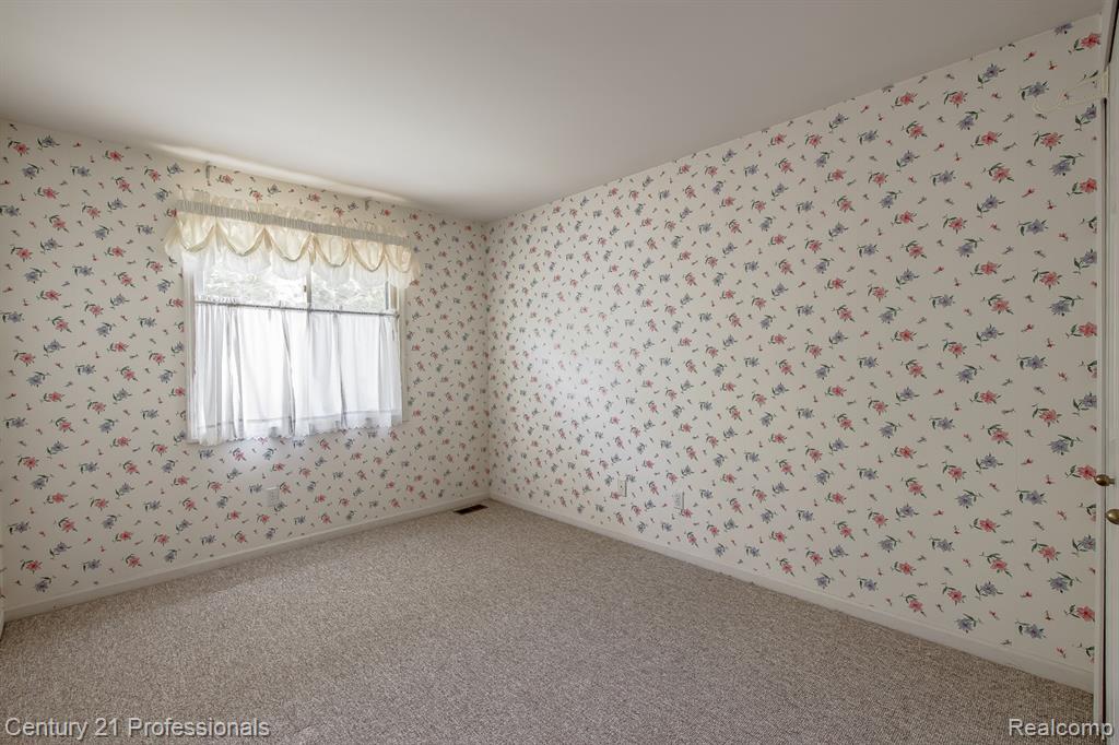 4970 Fox Chase Drive, White Lake, MI 48383 — Photo 35