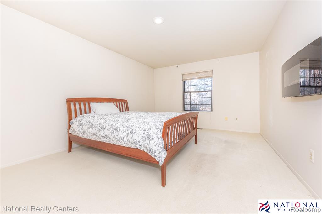 29705 Pine Ridge Circle, 35, Farmington Hills, MI 48331 — Photo 16