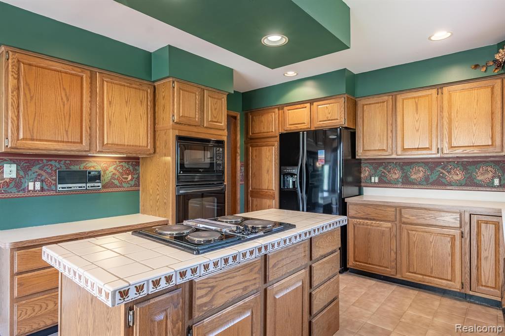 4435 OAK POINTE Drive, Brighton, MI 48116 — Photo 22