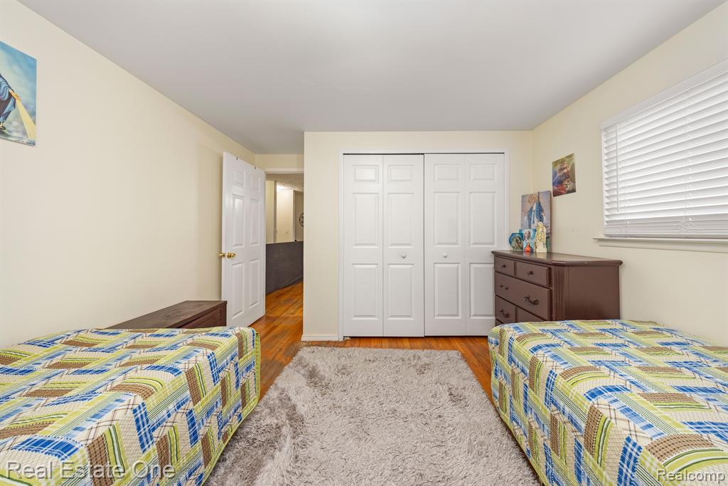 4275 NICKOLAS Drive, Sterling Heights, MI 48310 — Photo 22