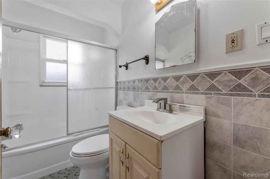 12000 Bramell, Redford, MI 48239 — Photo 19