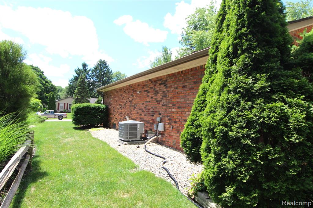 41784 Ladywood Drive, Northville, MI 48168 — Photo 26